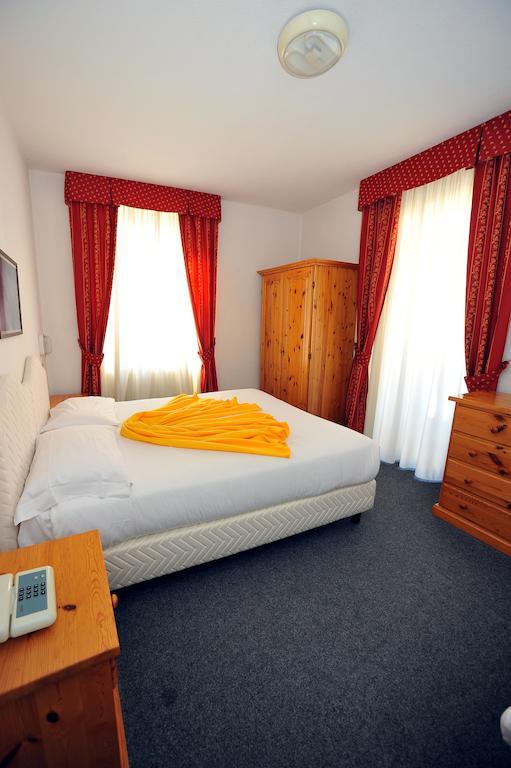 Hotel Capitani Борміо Екстер'єр фото